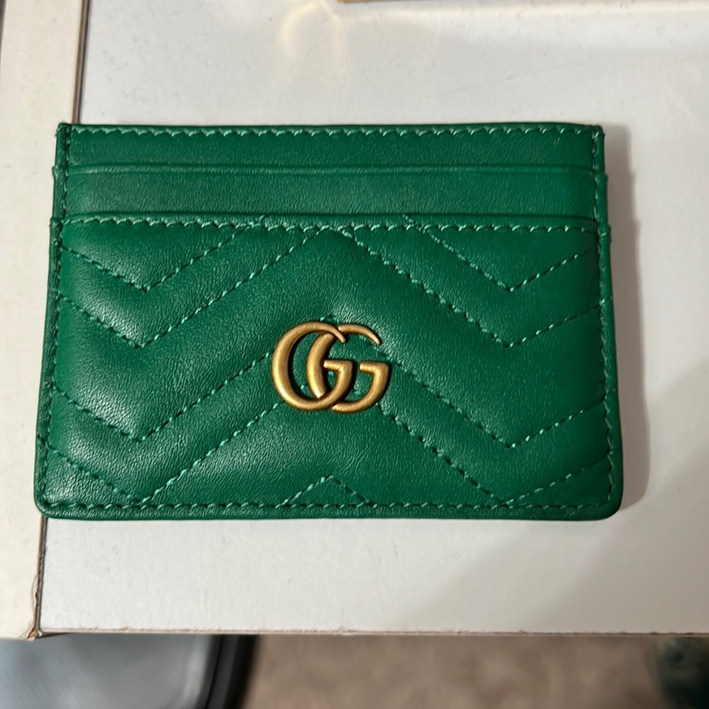 Green GG card holder 💚